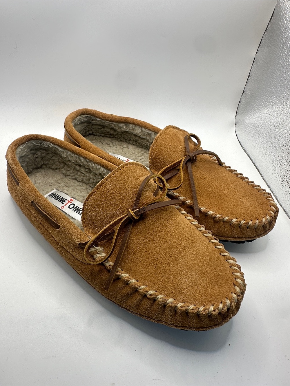 Minnetonka Men's Chestnut Suede Moccasin Slippers size 8